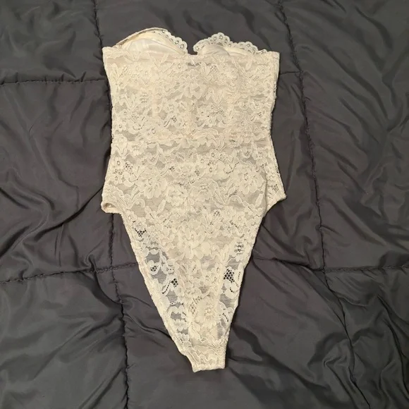Zara Cream Lace Bodysuit - Picture 4 of 4